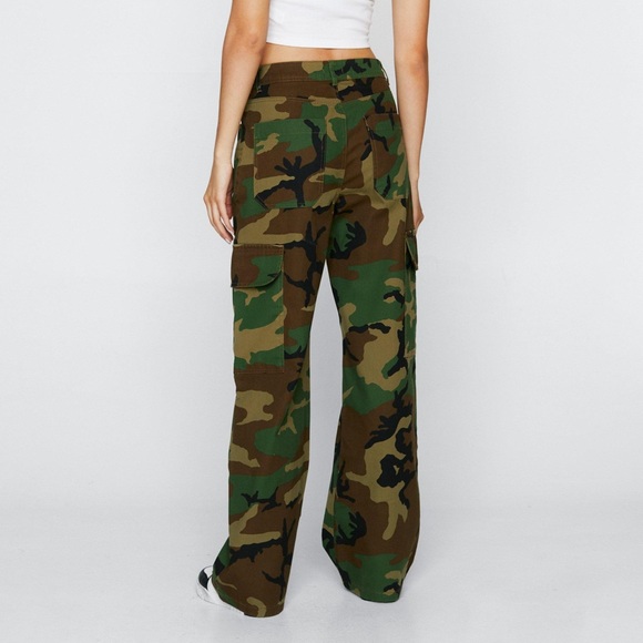 Camo Print Pocket Cargo Pants - Picture 3 of 4